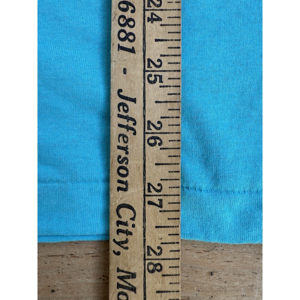 Hanes T-Shirt Mens L Blue Vintage Sanibel Island The Bait Box Snook‎ Fish USA - Picture 9 of 9